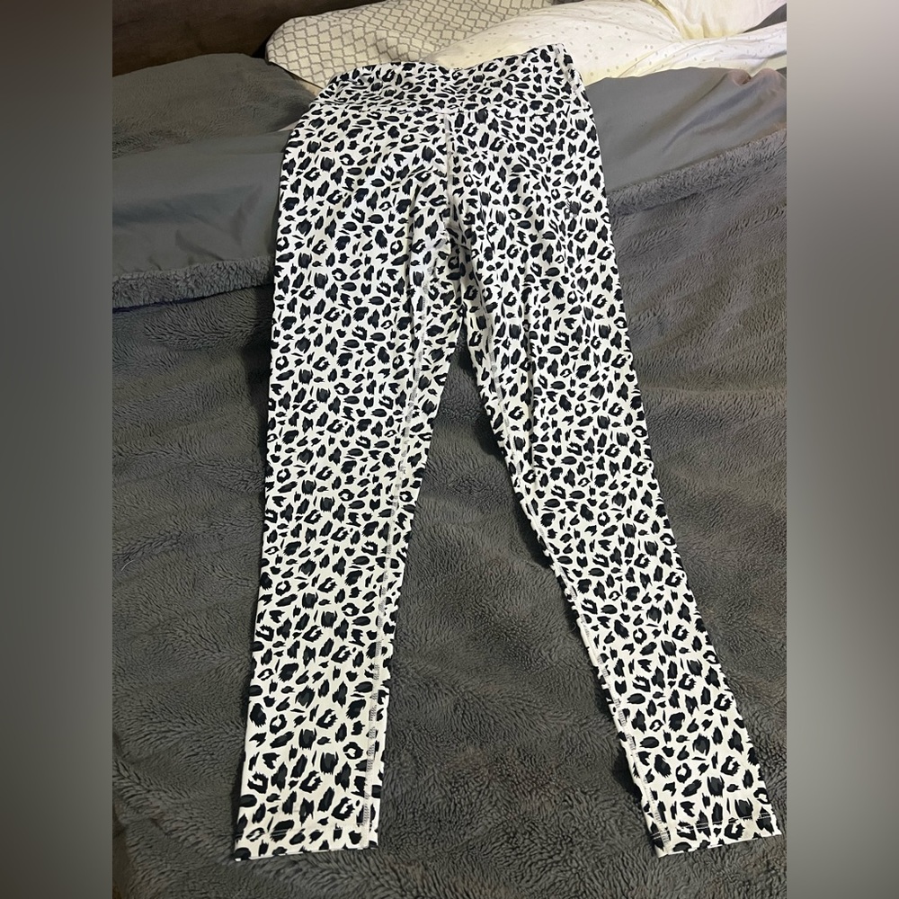 Ryderwear scrunch butt leggings